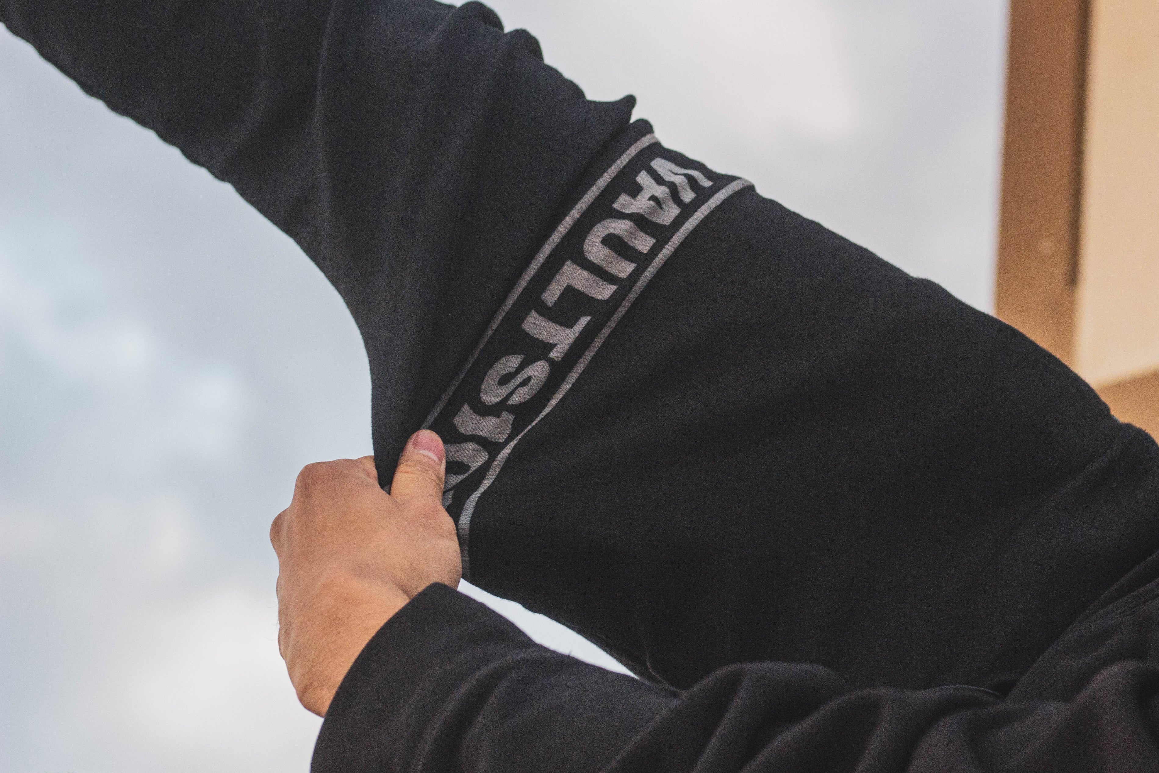 パルクールブランド Vaults101®︎ LINE STRETCH JEAN black ポートレート2